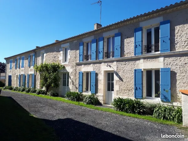 Ensemble de 3 maisons 418 m2 