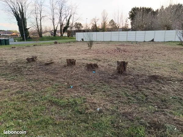 Terrain 671m2 libre de constructeur 