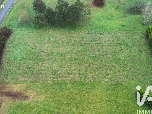 Terrain 2741 m² Genac 