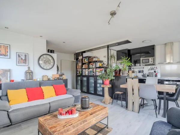 Appartement 4 pièces 77 m² 