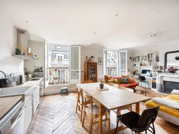 Paris IXe - Rue Condorcet, appartement familial 