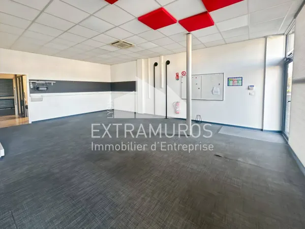 Local commercial 138 m² 