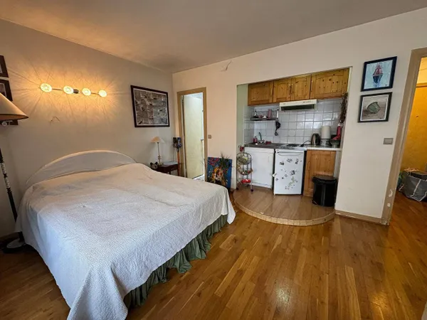 Studio 1 pièce 28 m² 