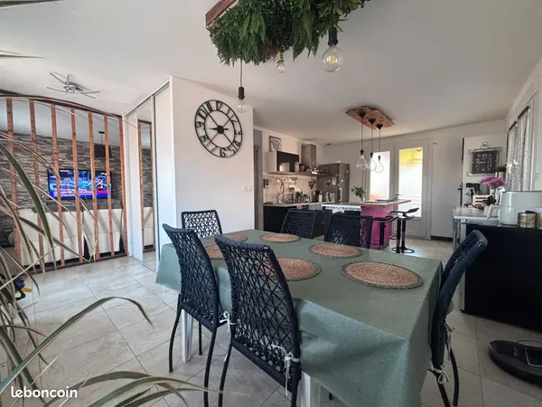 Appartement T5 avec terrasse, Jardin et 2 places de parking 