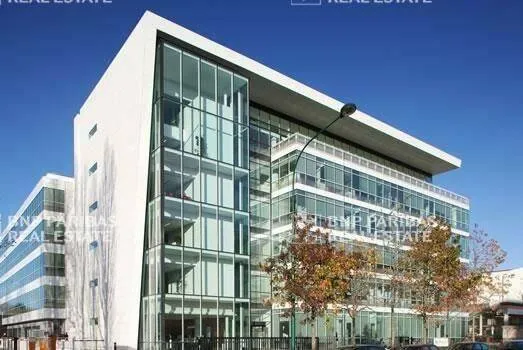 Bureaux 3017 m² 