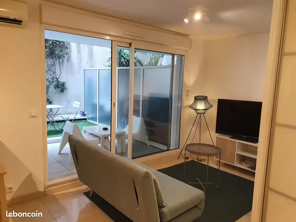 Studio 1 pièce 22 m² 