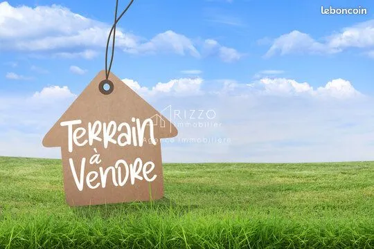 Terrain 734 m² 