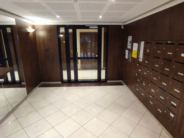 Studio 1 pièce 30 m² 