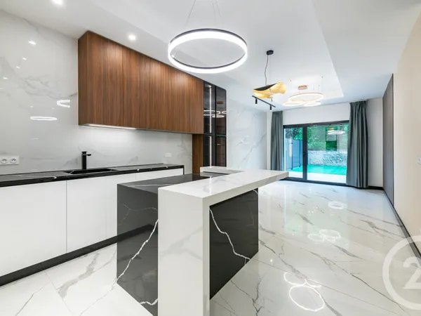 Appartement 4 pièces 82 m² 