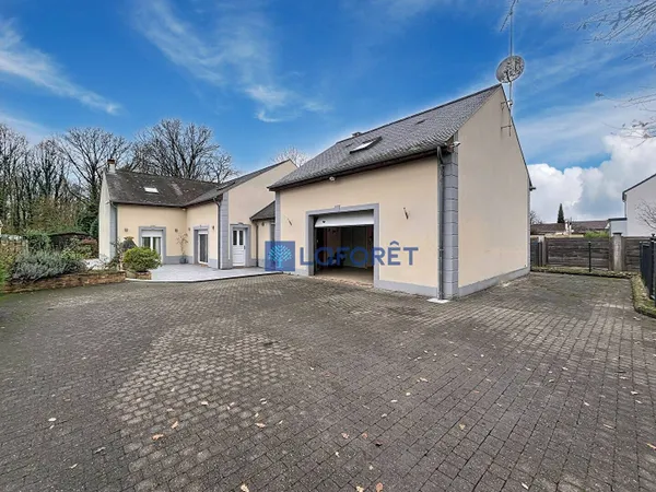 Maison 9 pièces 230 m² 