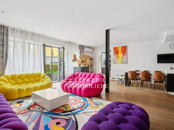 Maison de 250m² avec jacuzzi, sauna et cour de 96m² 