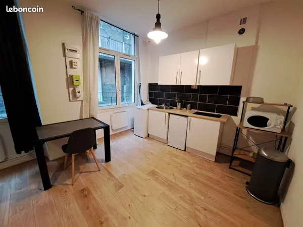 Studio meublé proximité place Fourneyron 