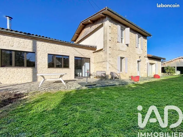 Maison 8 pièces 231 m² 