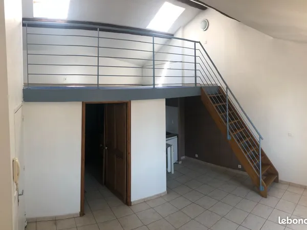 Location P2 + mezzanine Avignon 