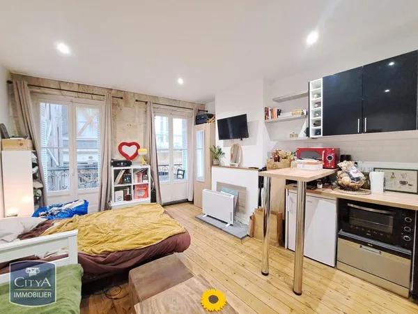 Studio 1 pièce 25 m² 