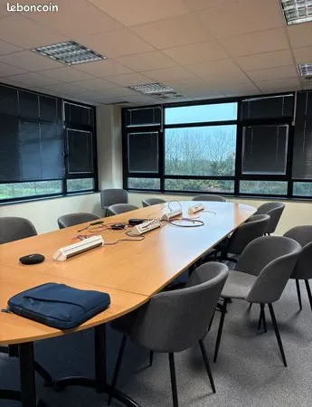 Bureaux 883 m² 