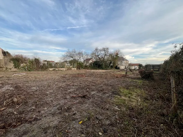 Terrain hors lotissement de 687 m2 