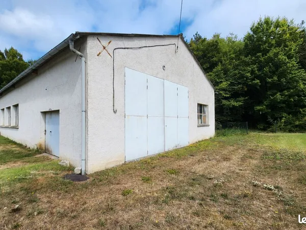 Parking/box 220 m² MILLANCAY 