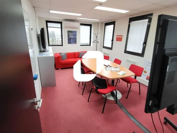 Bureau 281 m² 