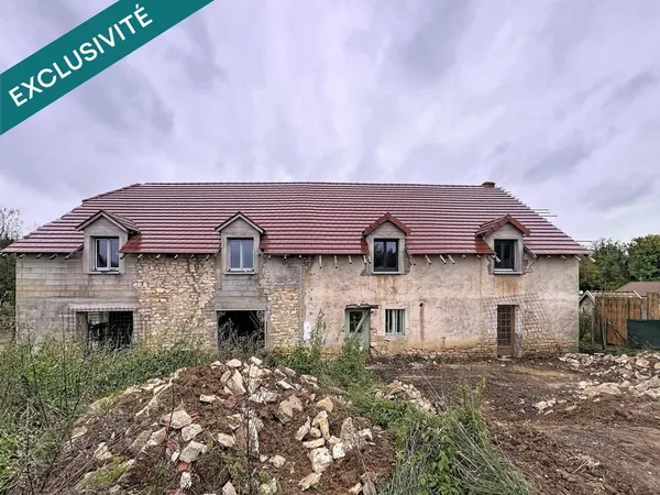 Ferme à rénover avec 43ares de terrain 
