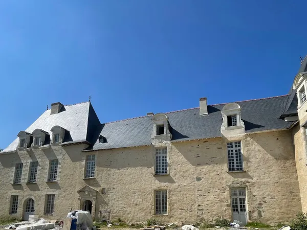 STUDIO DANS MONUMENT HISTORIQUE - LOCATION MEUBLÉE TOURISTIQUE AUTORISÉE - CA BRUT ESTIMÉ 14 444 