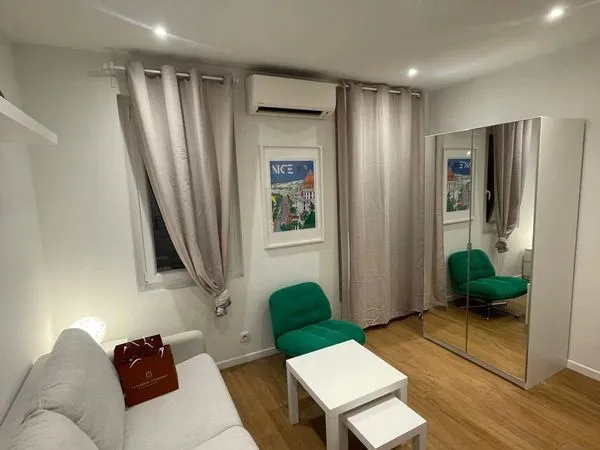 Studio 1 pièce 16 m² 