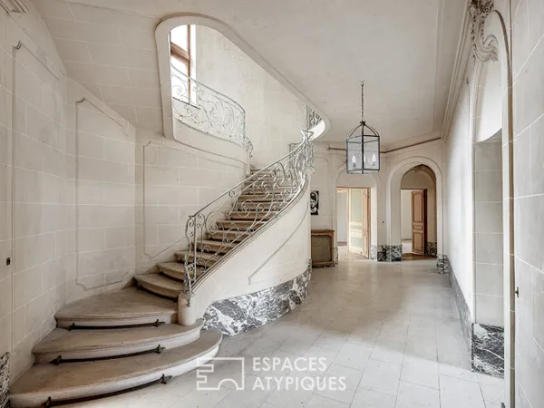 Hôtel particulier à réinventer avec jardin de 2 000 m² 