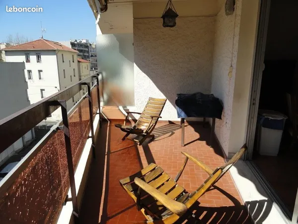 Deux pièces meublé avec parking 