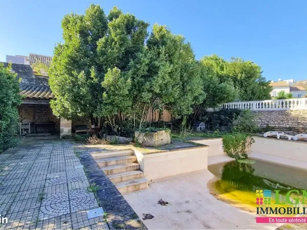 Maison 8 pièces 345 m² 