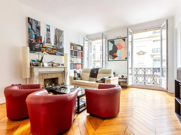 PARIS 8 - APPARTEMENT FAMILIAL - SAINT PHILIPPE DU ROULE - 3/4 PIECES 