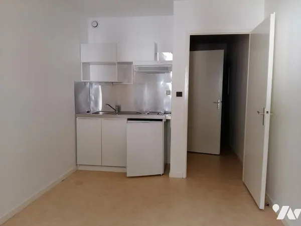Studio 1 pièce 32 m² 