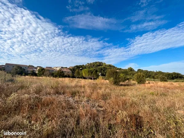 Terrain 301 m² Rognes 