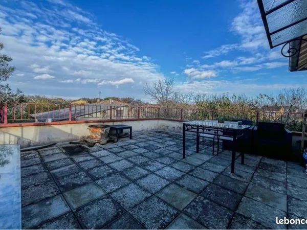 Apparemment T5 avec grande terrasse 