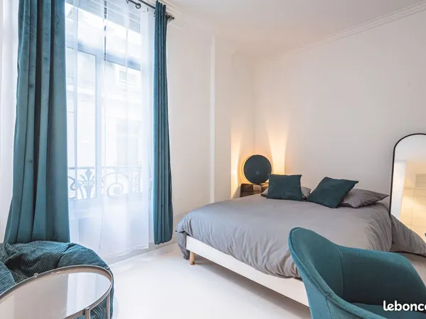 Près cathédrale, chambre en colocation de standing, libre mi-décembre 