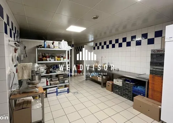 Local d'activité 100 m² 