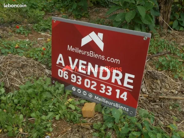 Terrain 5 300 m² Sainte Marie 
