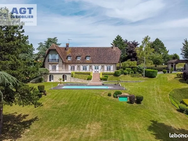 Propriété 8 pièces 230 m² 