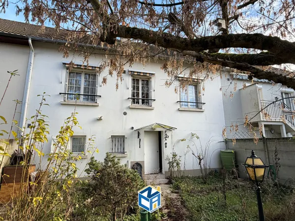 MAISON 3 CHAMBRES - GARAGE - JARDIN 300M2 