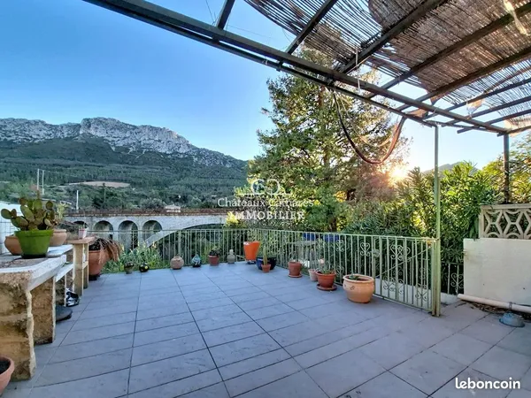 Propriété 5 pièces 135 m² 