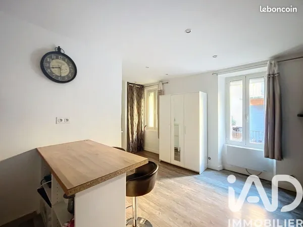 Studio 1 pièce 22 m² 