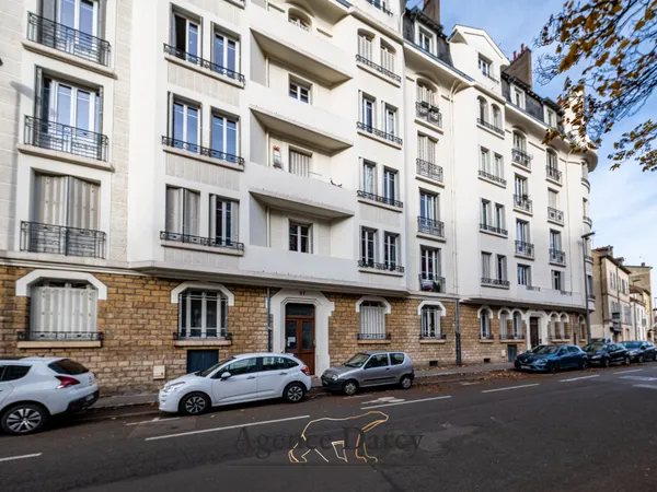 Appartement 4 pièces Dijon, Ecole de commerce 