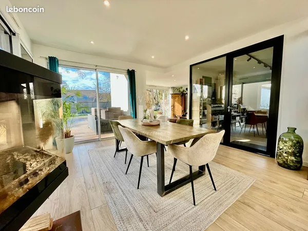 Maison 8 pièces 195 m² 