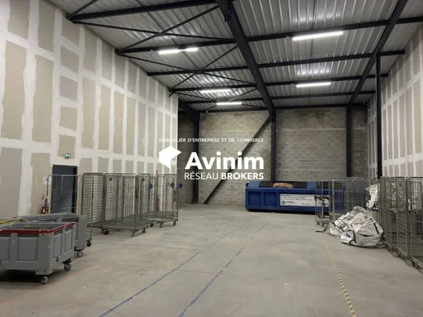Entrepôt 404 m²