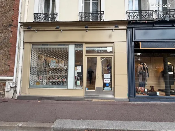 Boutique 80 m² ISSY LES MOULINEAUX 