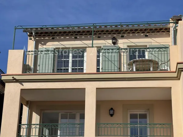 Bel appartement contemporain avec piscine - Village de Grimaud 