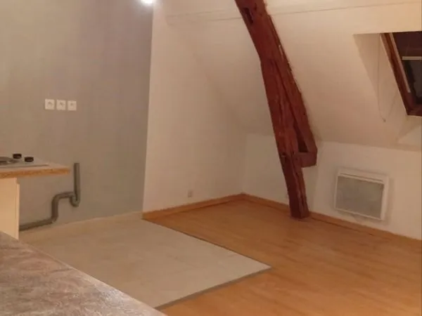 Studio eau + électricité compris 