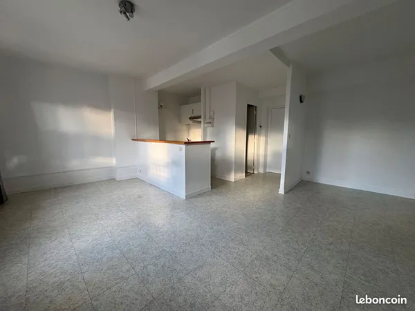 Studio 1 pièce 31 m² 
