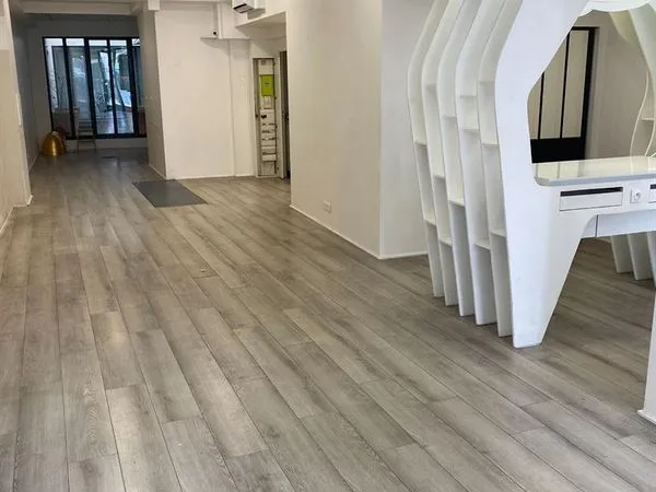 Local commercial 98 m² PARIS 