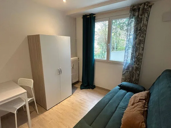 Studio 1 pièce 13 m² 