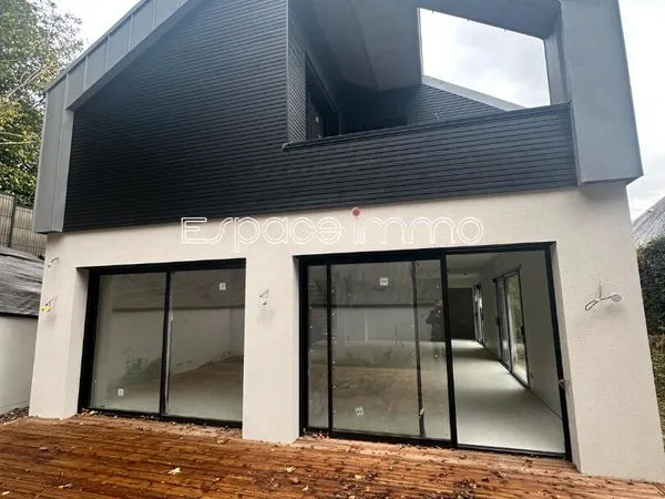 Maison 6 pièces 220 m² 